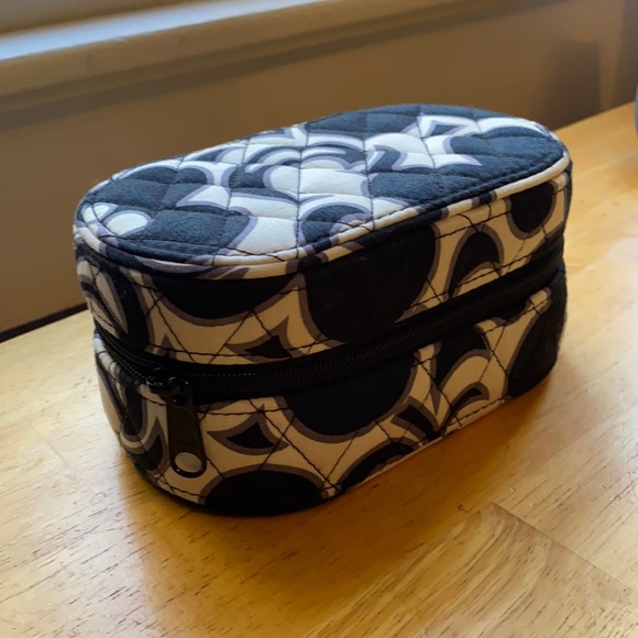Vera Bradley Jewelry - Vera Bradley jewelry box 6,2x3,8x3” in good condition